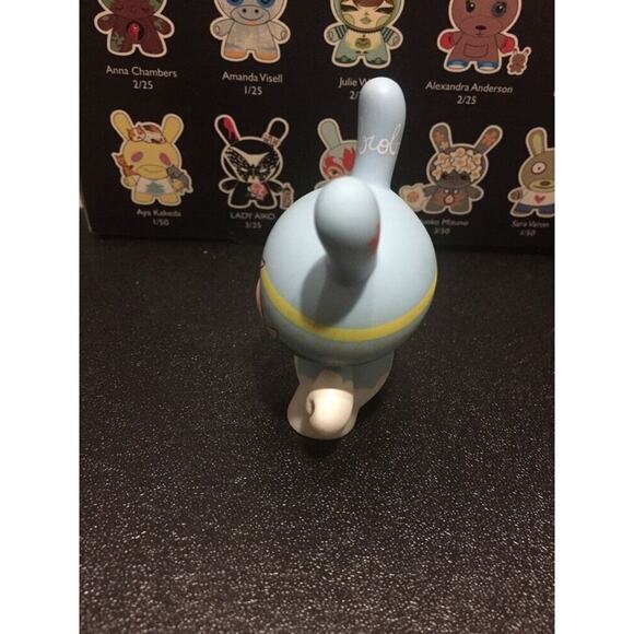 Kidrobot Dunny Fatale Series 3" CW Duck 2/25 2010 Urban Vinyl Toy Figure - Picture 3 of 8